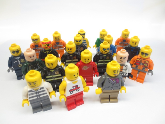 20 Minifiguren von LEGO® gemischt bunt