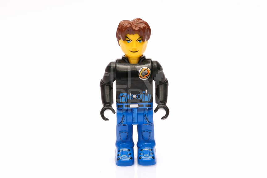 Jack Stone - schwarze Jacke, blaue Beine 