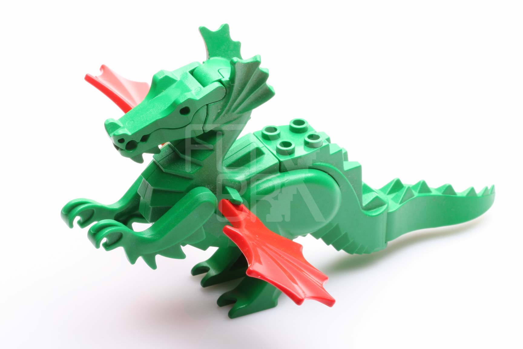 Drachen mit roten Flügeln classic grün